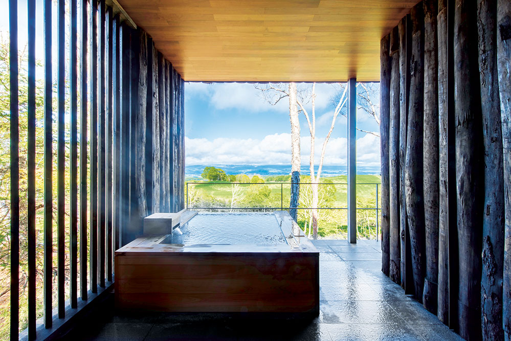 A hot bath with a view at Zaborin (Credit: Shouya Grigg)